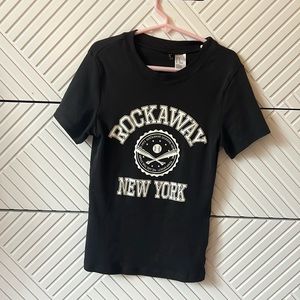Black and white tee-shirt, size/ XS